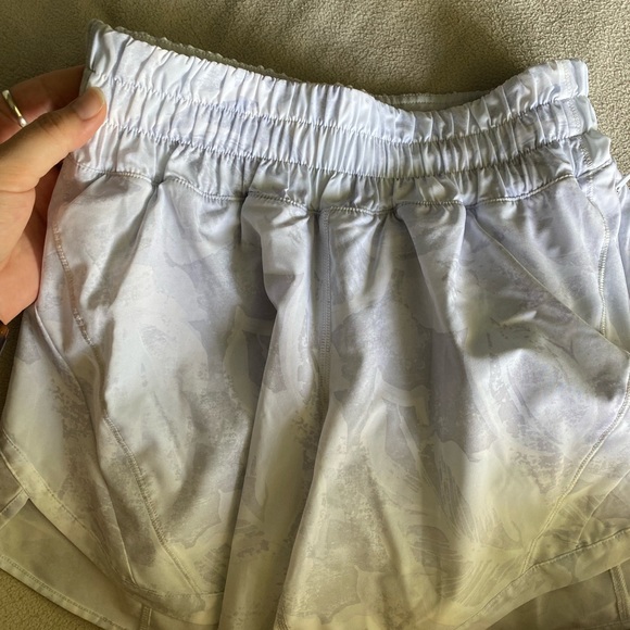 Lululemon silver grey botanical print shorts - Picture 3 of 11